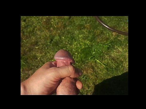 ❤️ Hot hottie mendapat dia merah jambu pussy fucked dan air mani dengan muncrat di taman musim panas ❌ Lucah pada kami